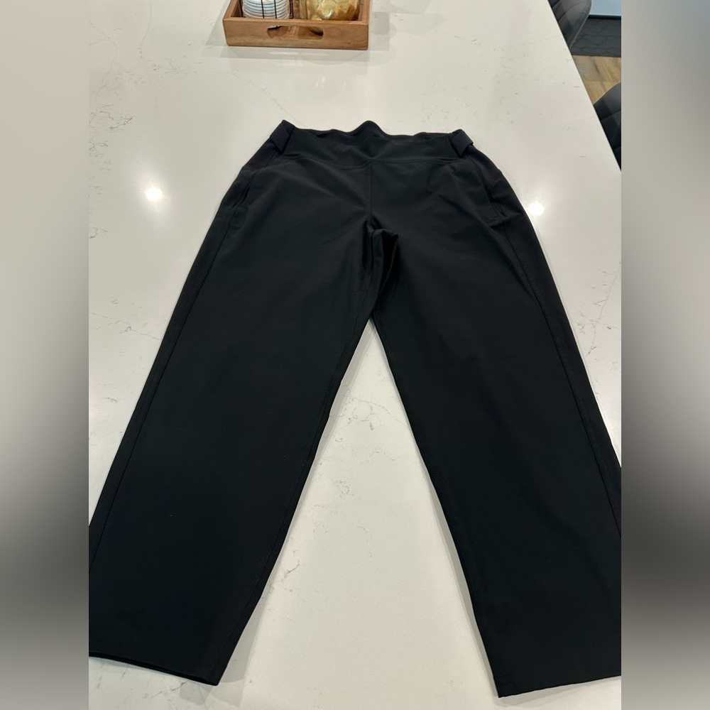 Woman Lulu Lemon Pants